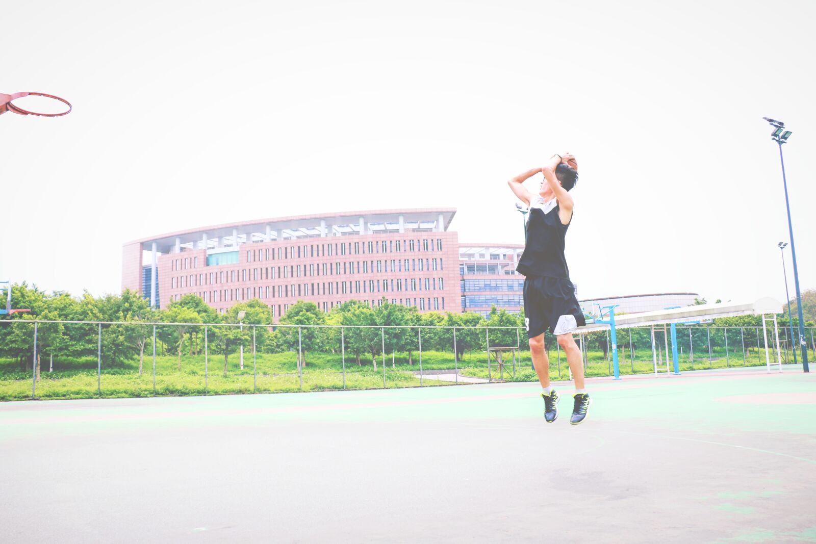 Canon EOS 750D (EOS Rebel T6i / EOS Kiss X8i) sample photo. Basketball, court, rim photography