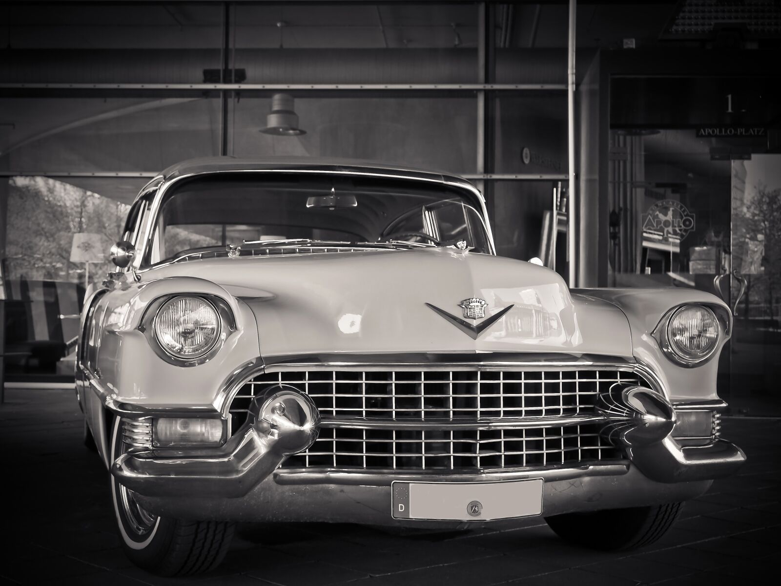 Olympus OM-D E-M10 sample photo. Auto, cadillac, oldtimer photography