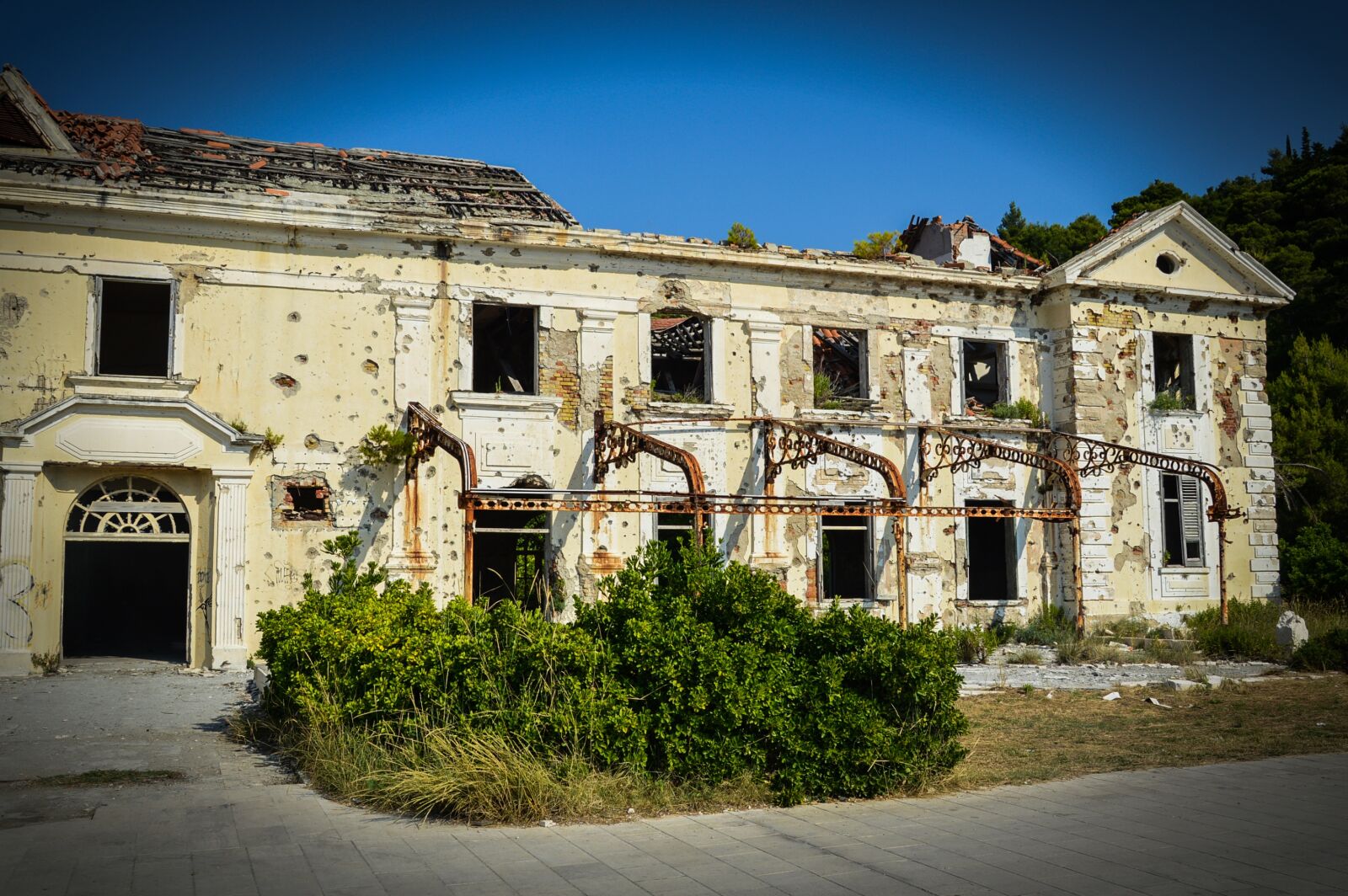 Nikon D3200 sample photo. Kupari, dubrovnik, grand hotel photography