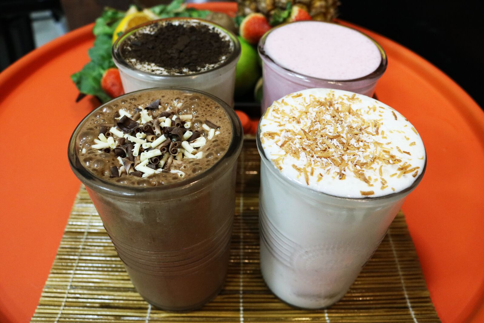 Canon EOS 750D (EOS Rebel T6i / EOS Kiss X8i) sample photo. Chocolate, milkshake, milk photography