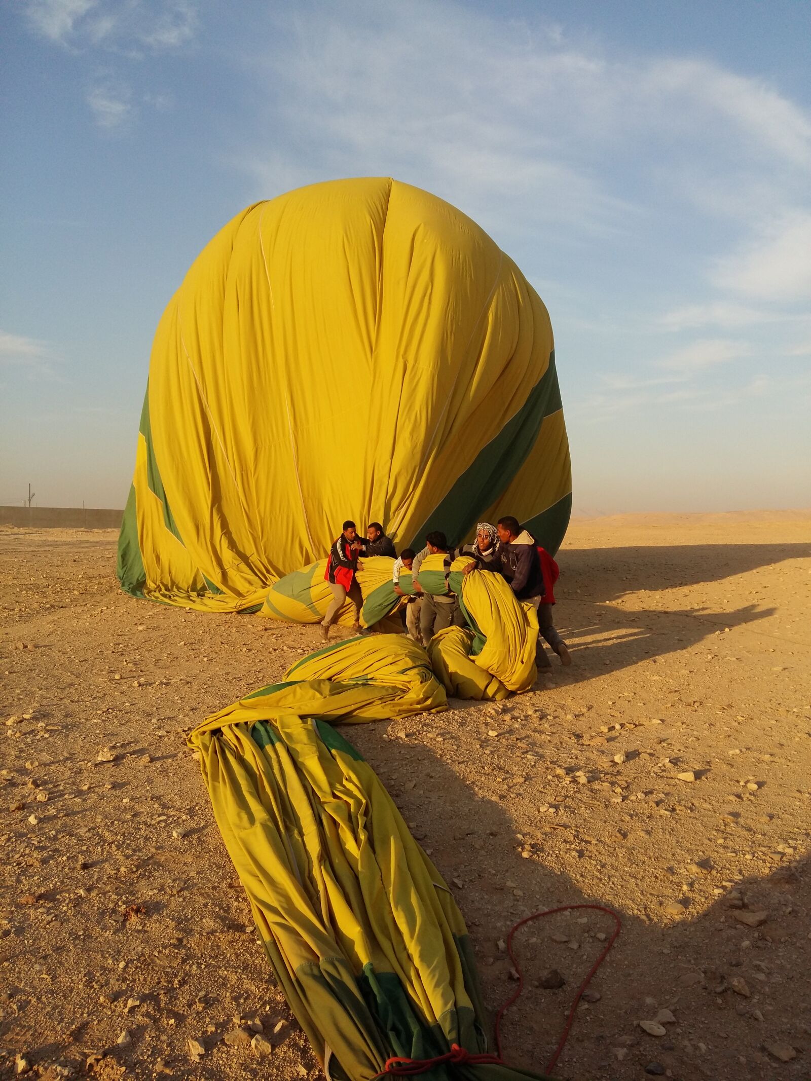 Samsung Galaxy A5 sample photo. Ballon, balloon, workers photography
