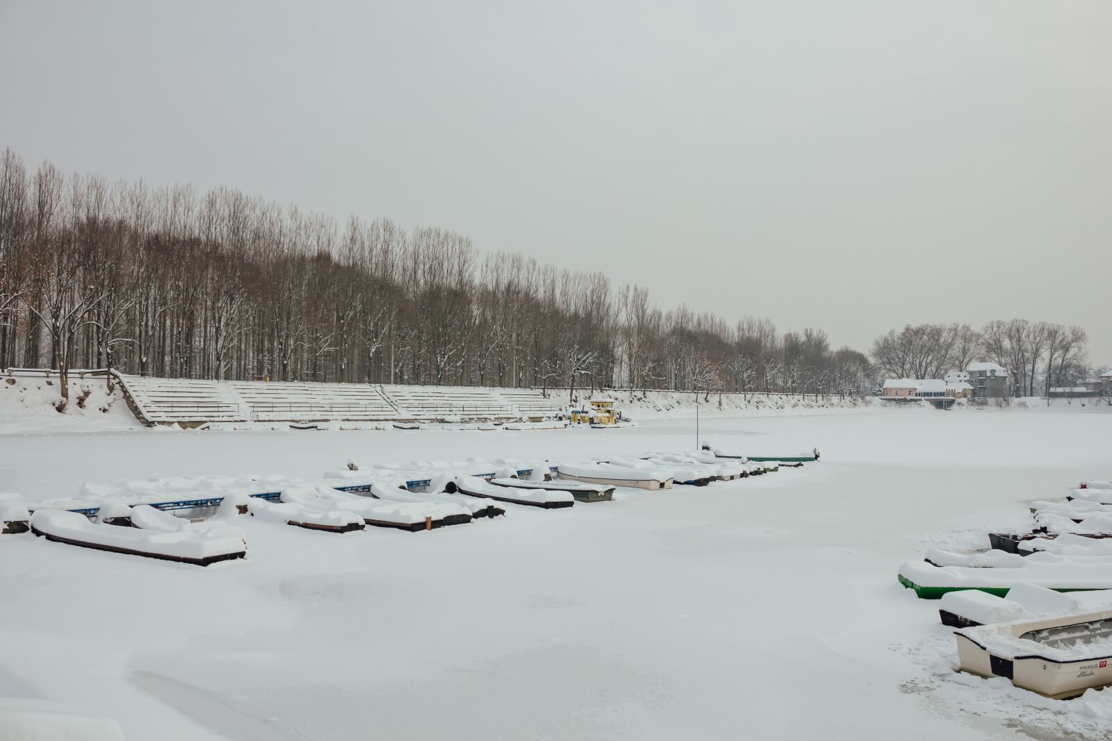 Canon EF-S 18-55mm F3.5-5.6 IS sample photo. Harbour, snow, riverbank, winter photography