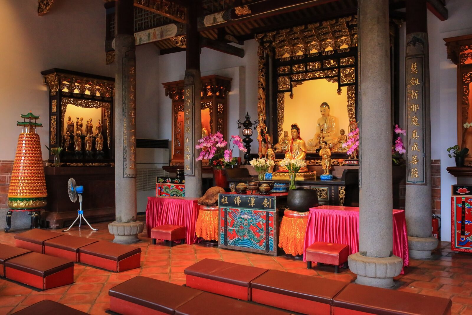 Canon EOS 5D Mark III sample photo. Temple, buddhism, taiwan photography
