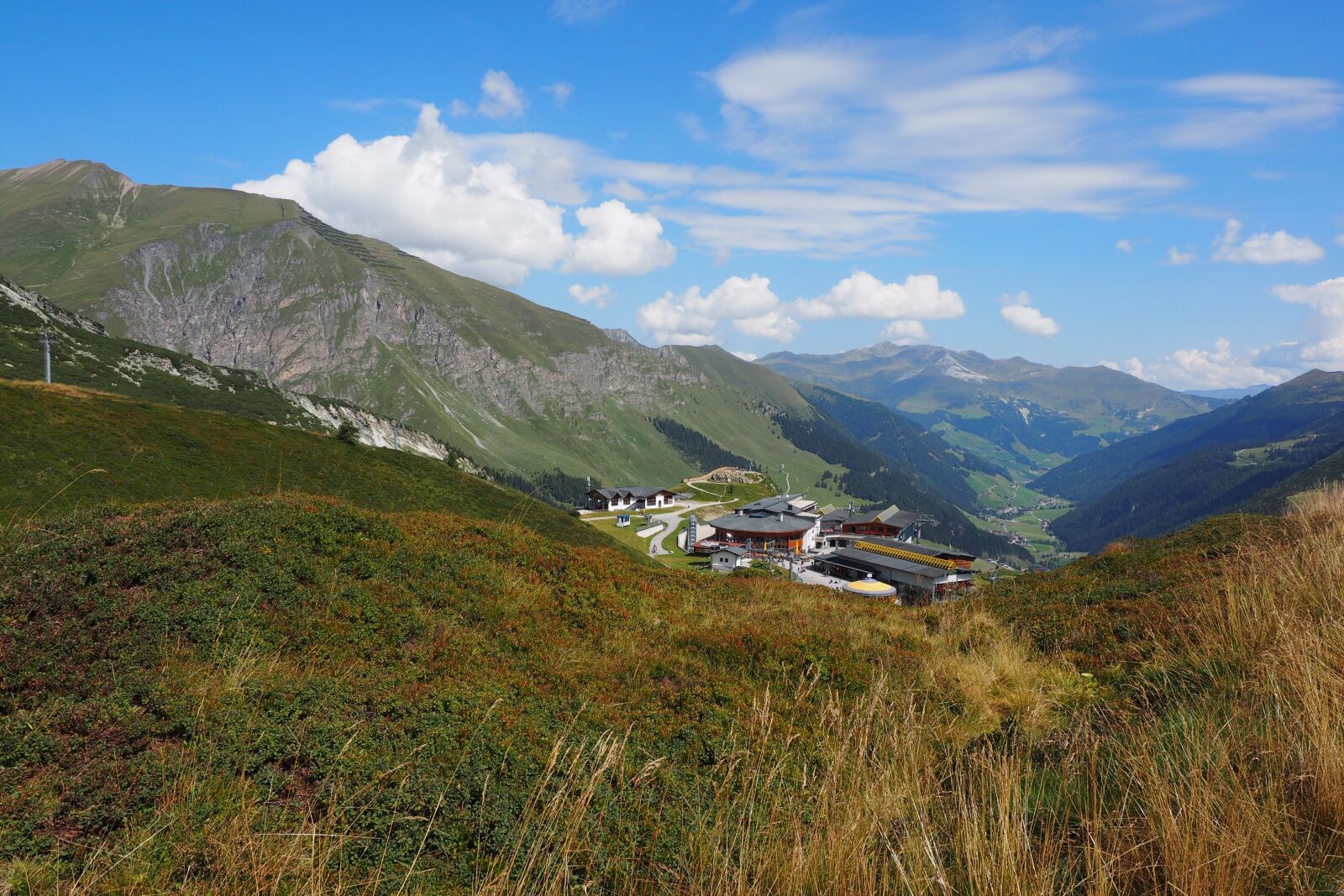 Olympus OM-D E-M1 + Olympus M.Zuiko Digital ED 12-40mm F2.8 Pro sample photo. View, mountains, cableway photography