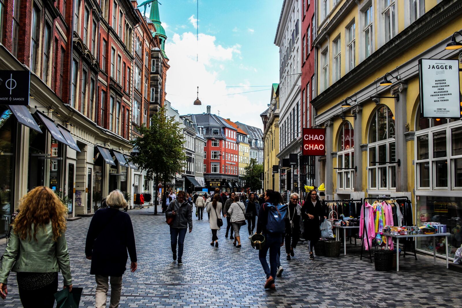 Canon EF-S 24mm F2.8 STM sample photo. Passage, pedestrian zone, human photography