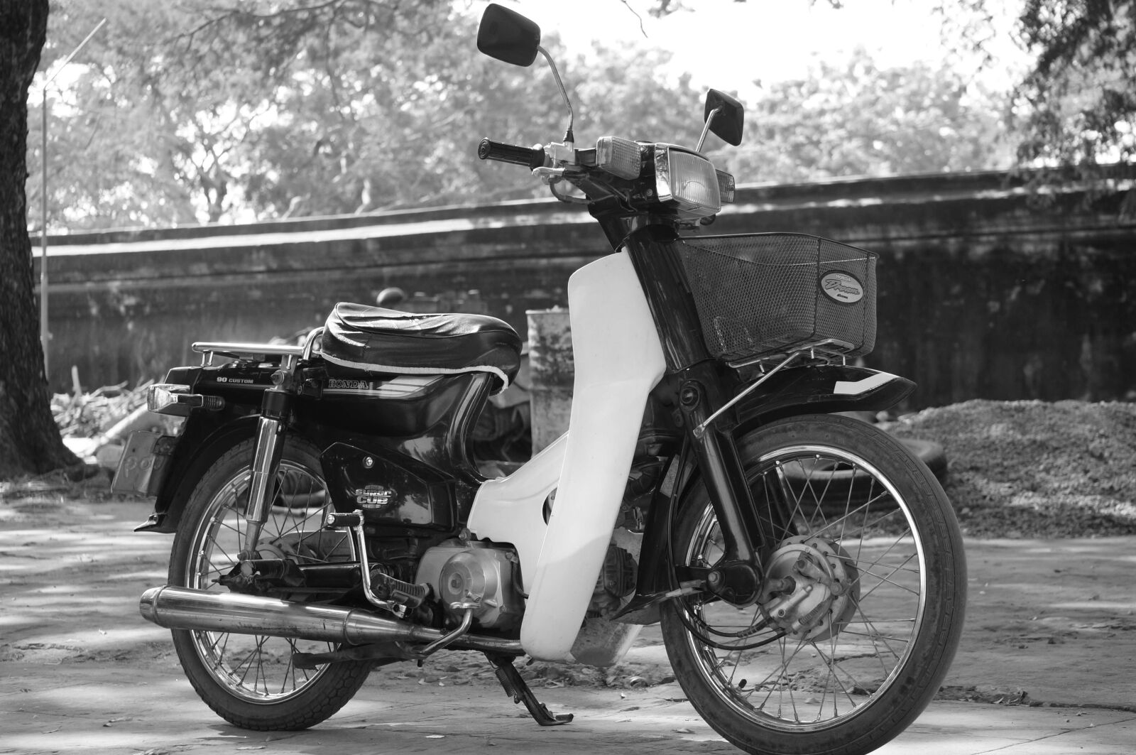Sony Alpha NEX-6 sample photo. Moped, lonely, only photography