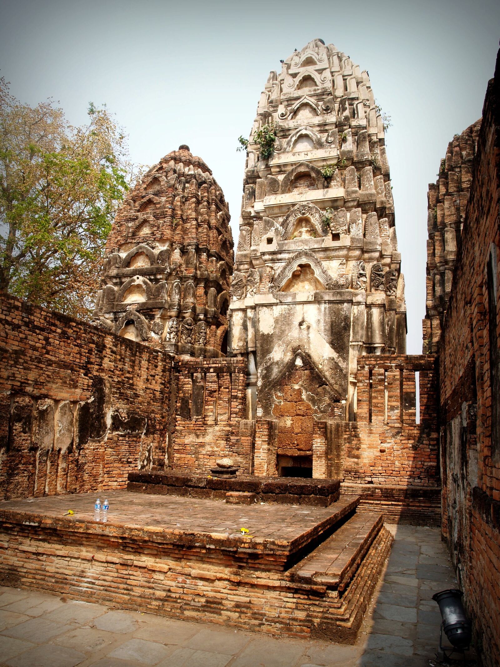 Olympus E-300 (EVOLT E-300) sample photo. Ancient, architecture, art photography