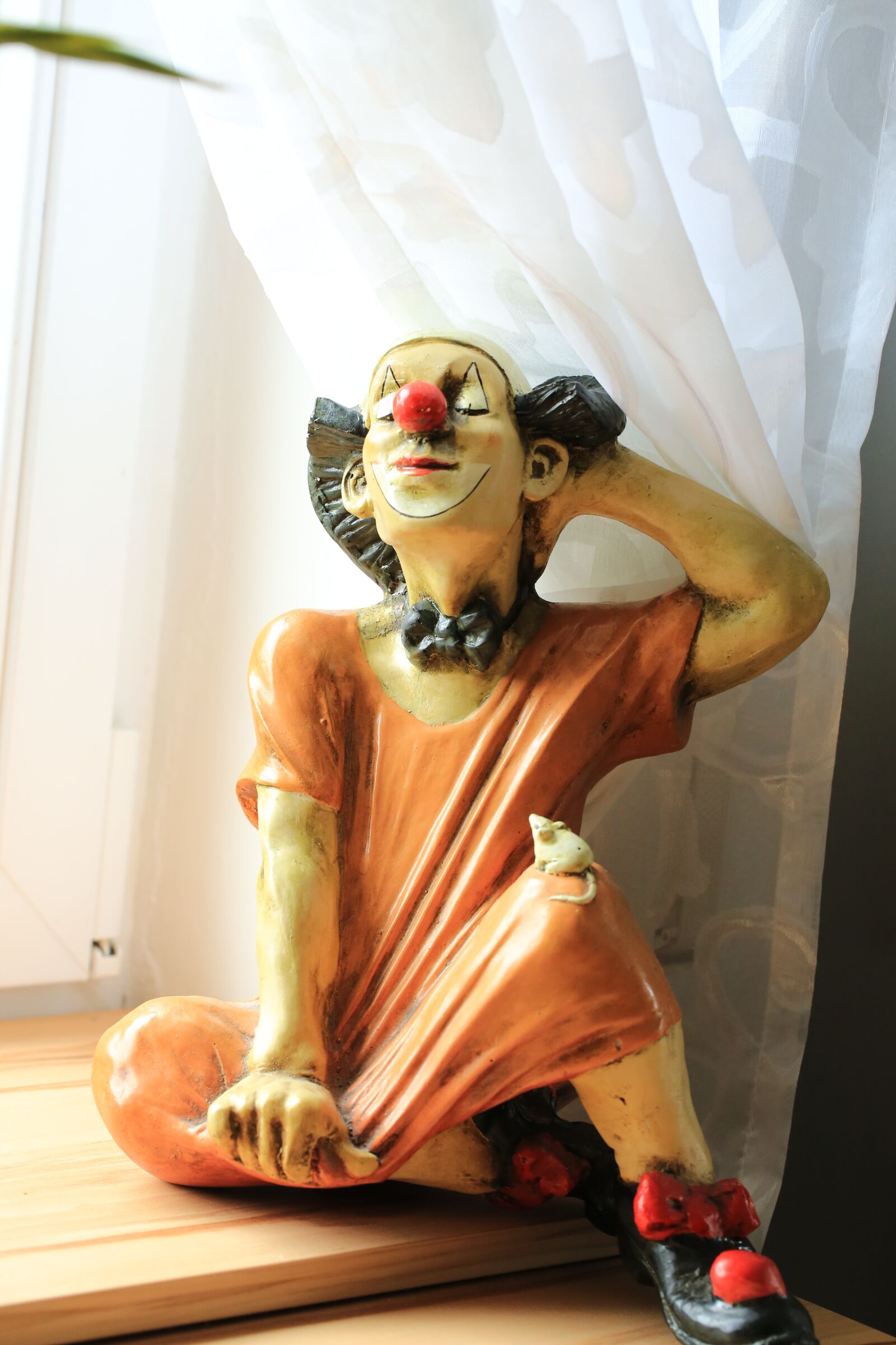 Canon EF 100mm F2.8L Macro IS USM sample photo. Clown, deco, figure photography