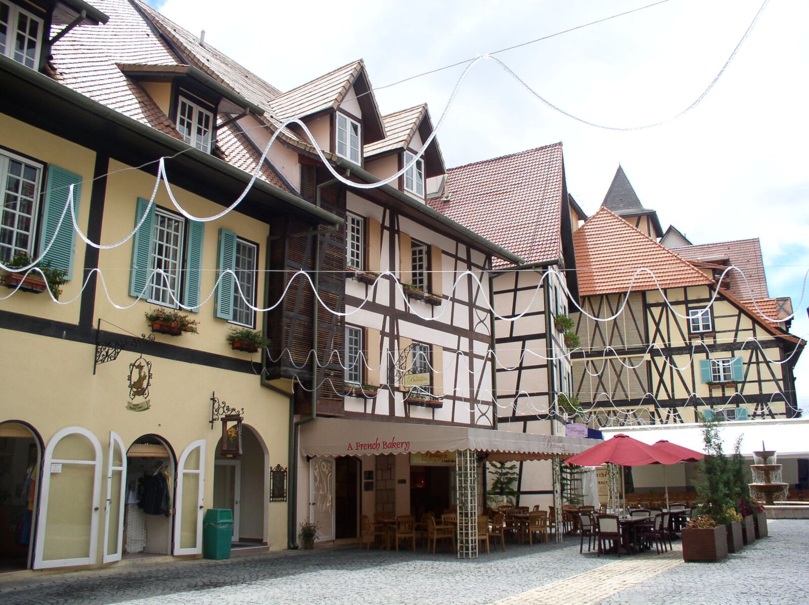 Olympus C4100Z,C4000Z sample photo. Bukit tinggi, french village photography