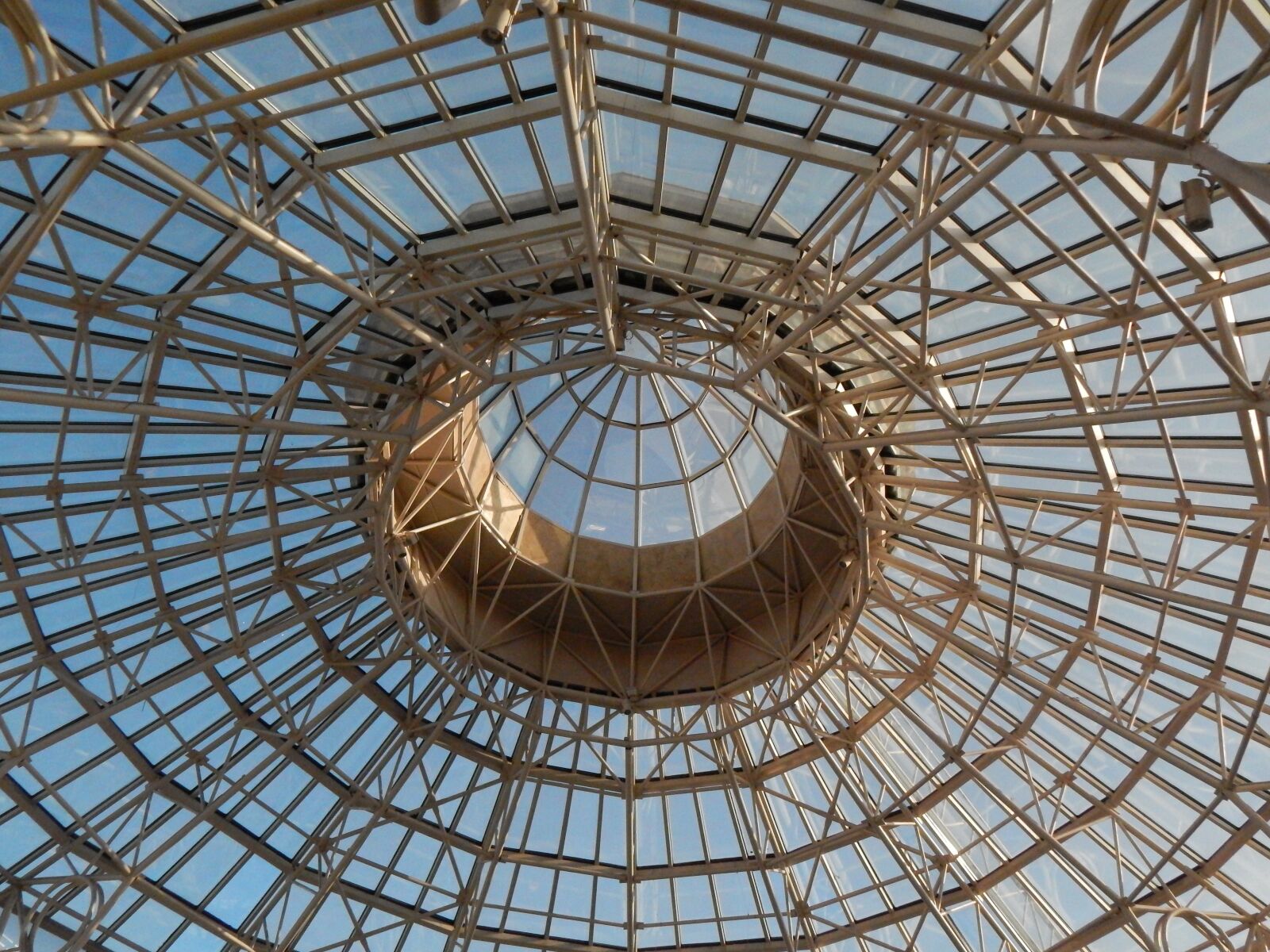 Nikon Coolpix L820 sample photo. Dome, structure, ceiling photography