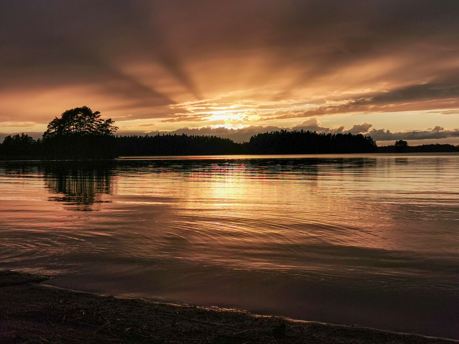 HUAWEI P30 Pro Rear Main Camera sample photo. Sunset, water, lake photography
