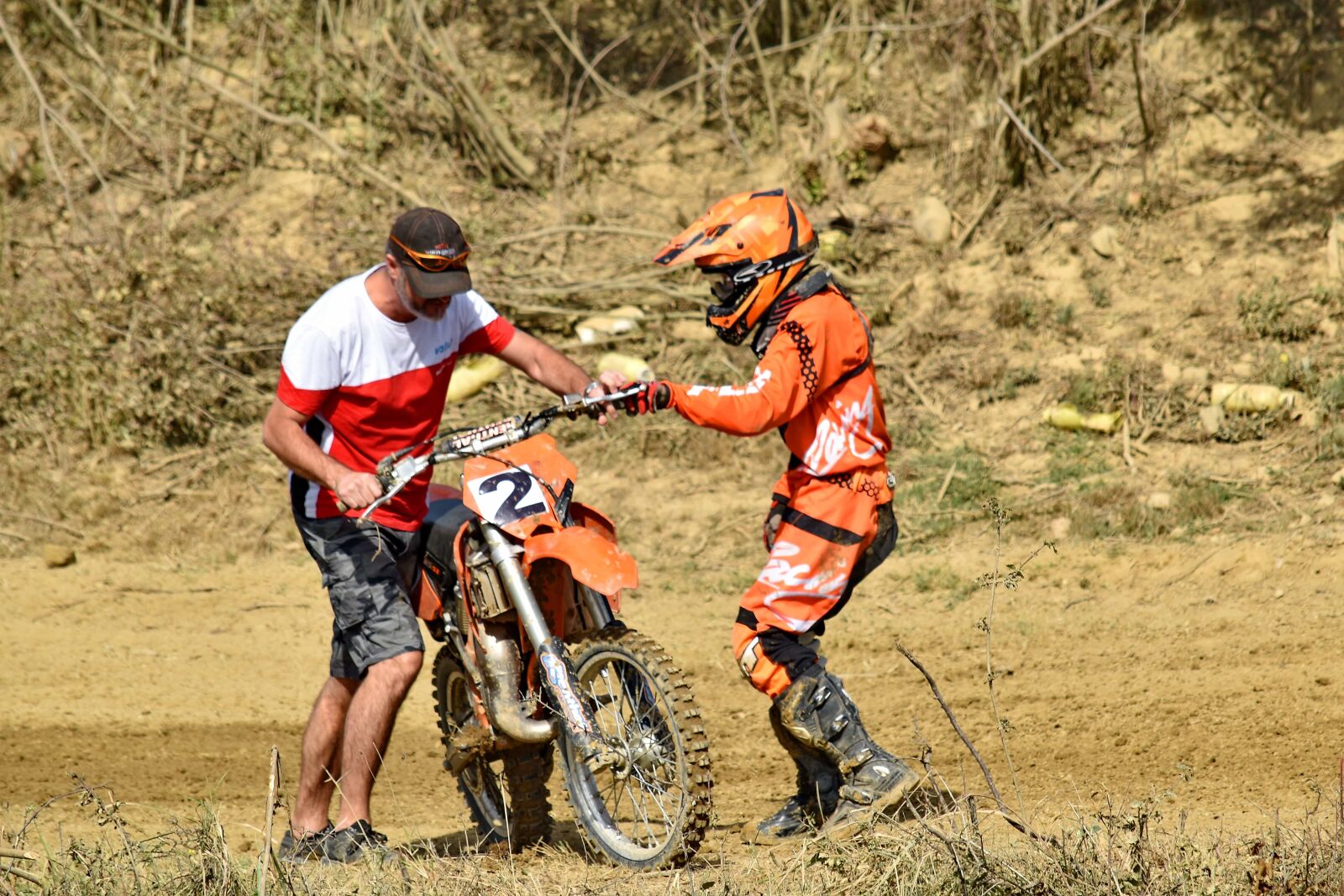 Nikon D5500 sample photo. Assistance, assistant, help, motocross photography