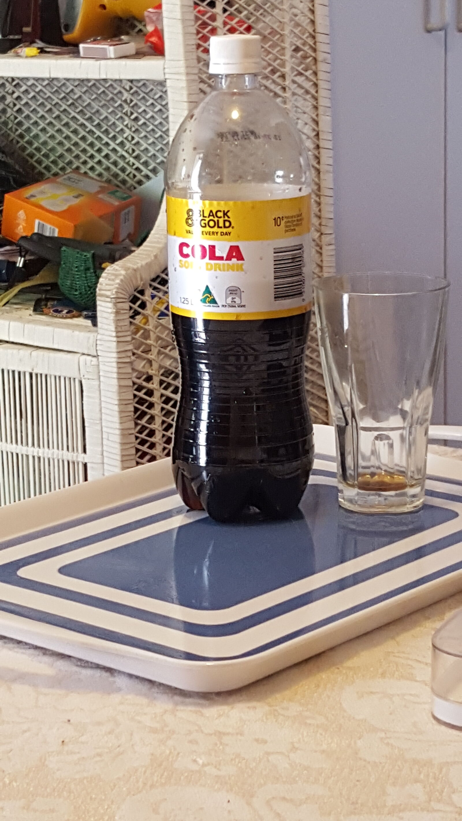 Samsung Galaxy S6 sample photo. Cola, glass photography