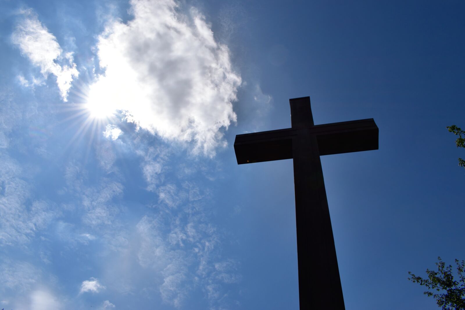 Nikon D3300 sample photo. Christian cross, heaven, resurrection photography