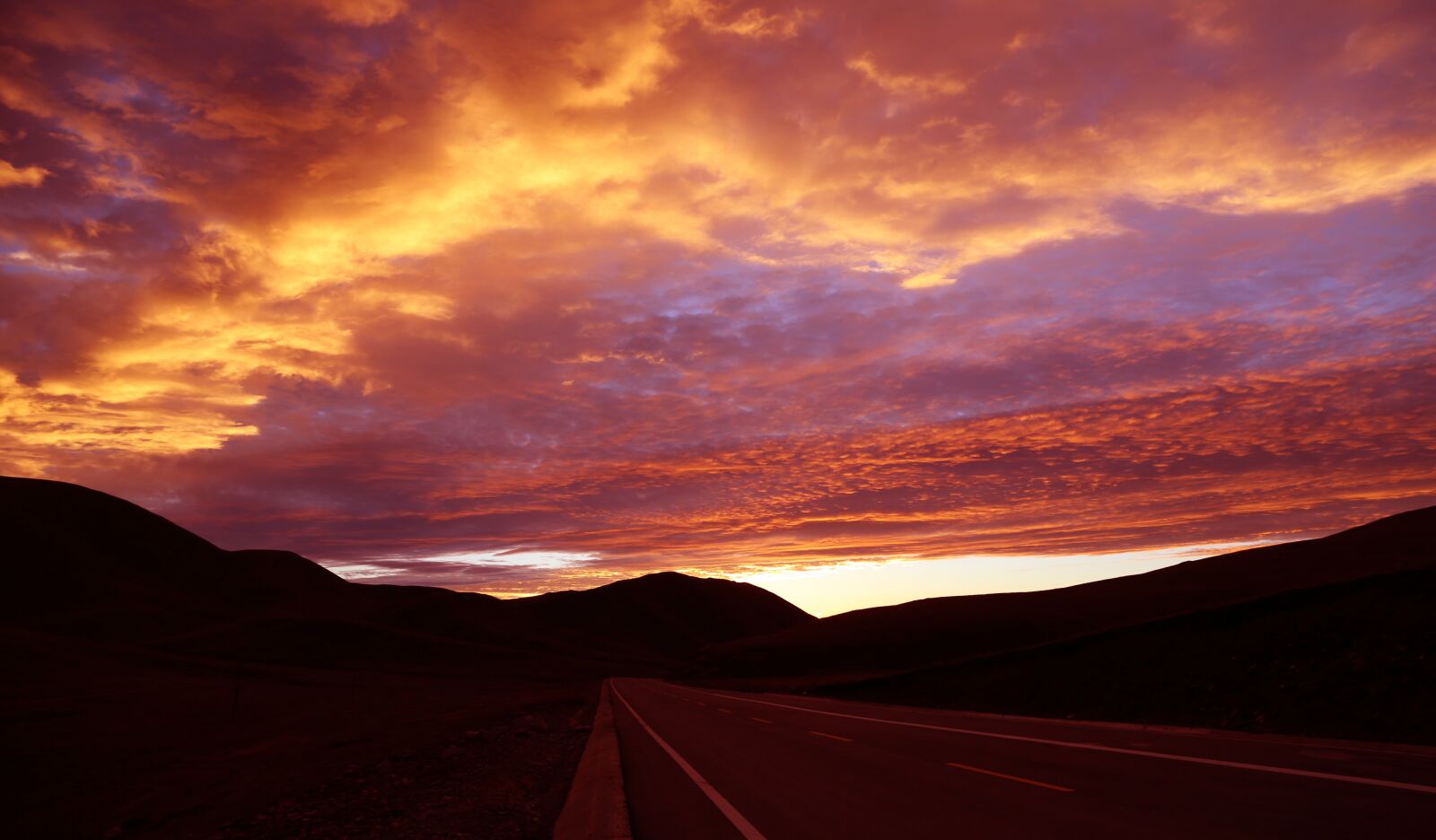 Canon EOS 6D + Canon EF 24-105mm F4L IS USM sample photo. The scenery, cloud, burning photography