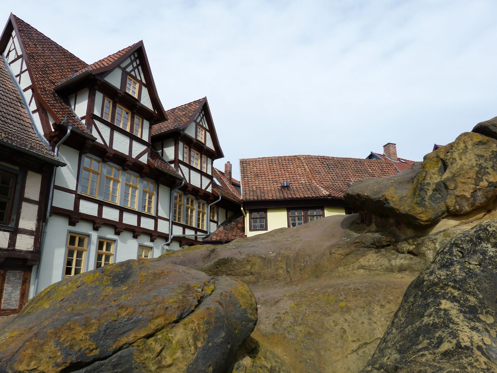Panasonic Lumix DMC-FZ150 sample photo. Quedlinburg, truss, architecture photography