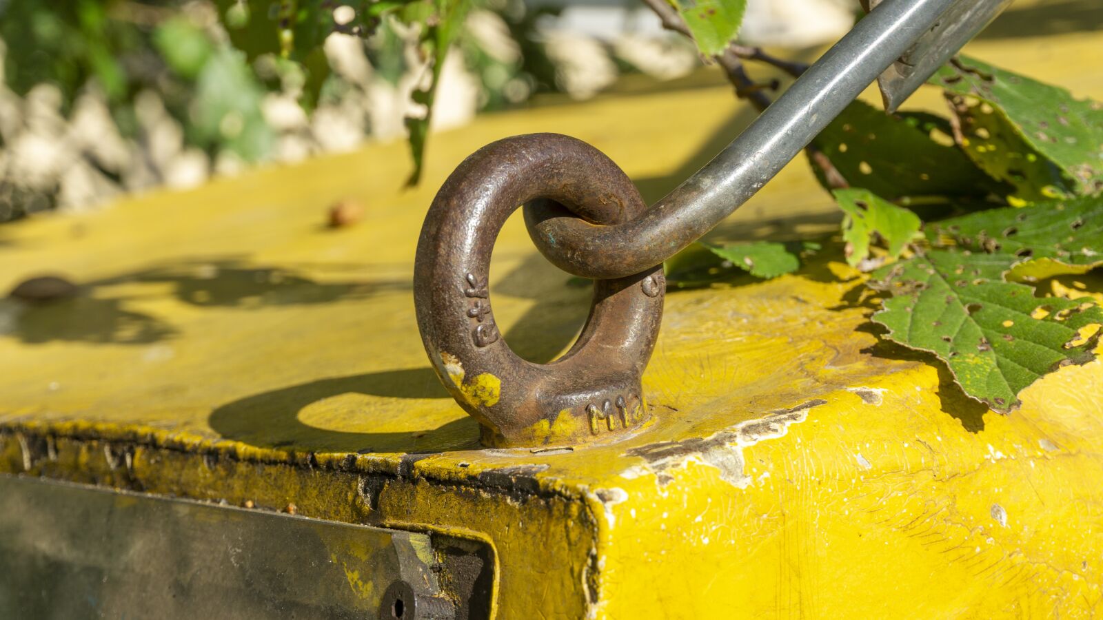 Sony E 16-50mm F3.5-5.6 PZ OSS sample photo. Machine, yellow, rust photography