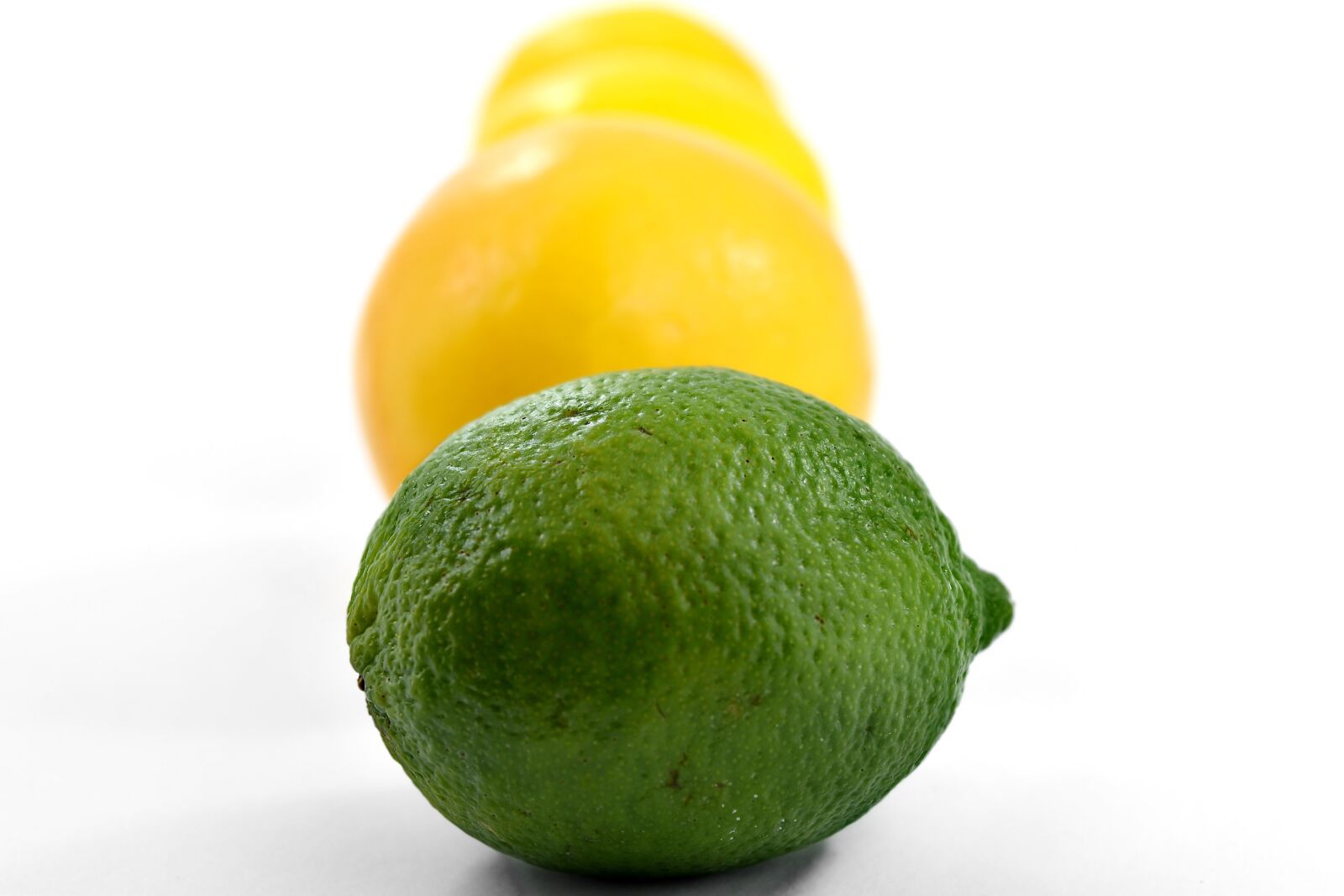 Nikon D5500 sample photo. Citrus, dark green, fresh photography