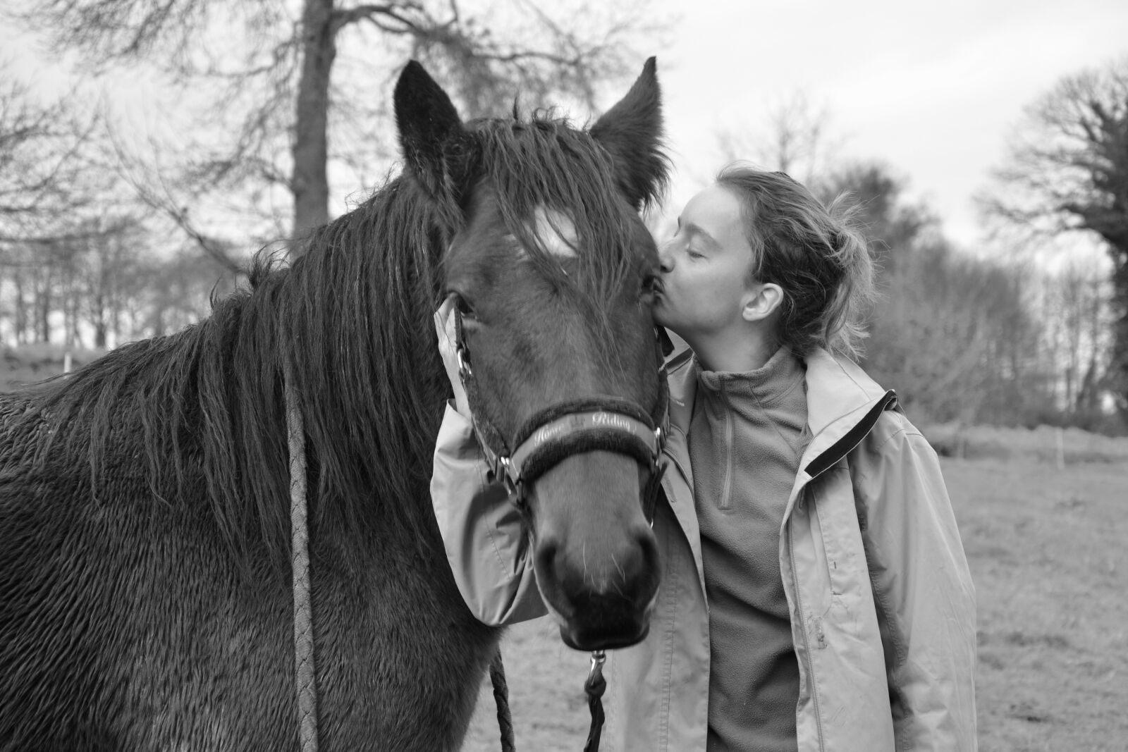 Nikon D5200 sample photo. Kisses, kiss, young girl photography