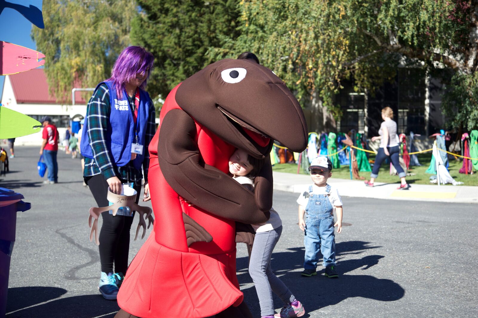 Canon EOS 5D Mark II sample photo. Costume, parade, street, urban photography