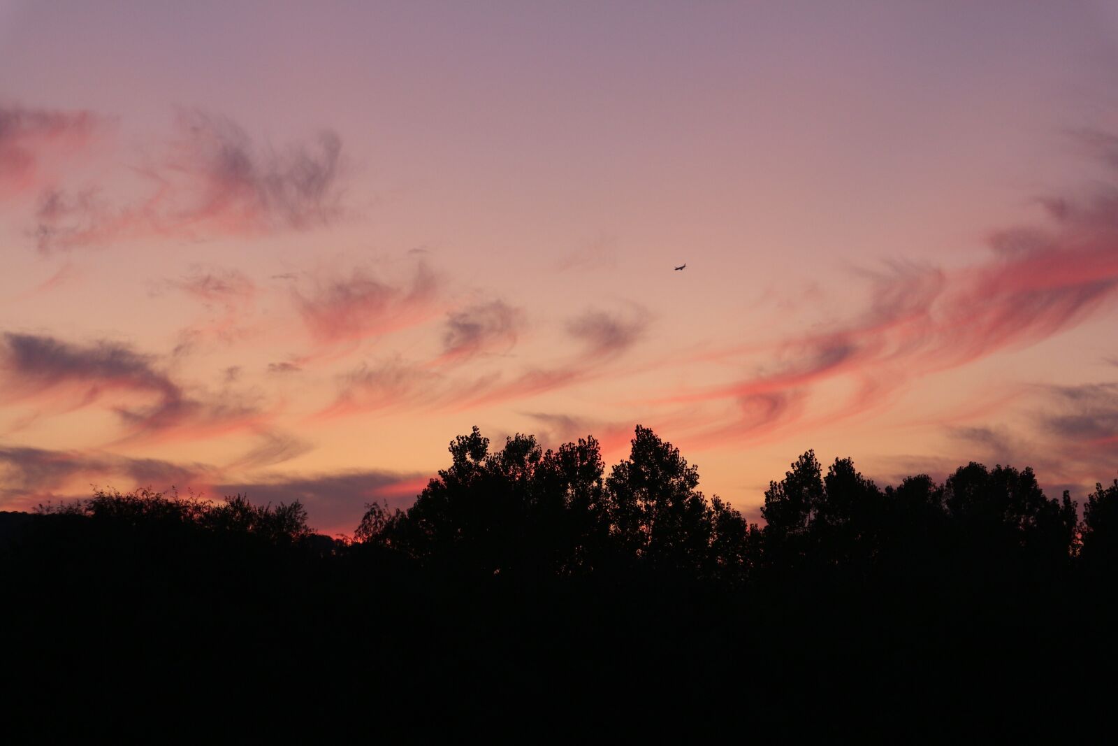 Canon EOS M10 sample photo. Sky, pink, luxembourg photography