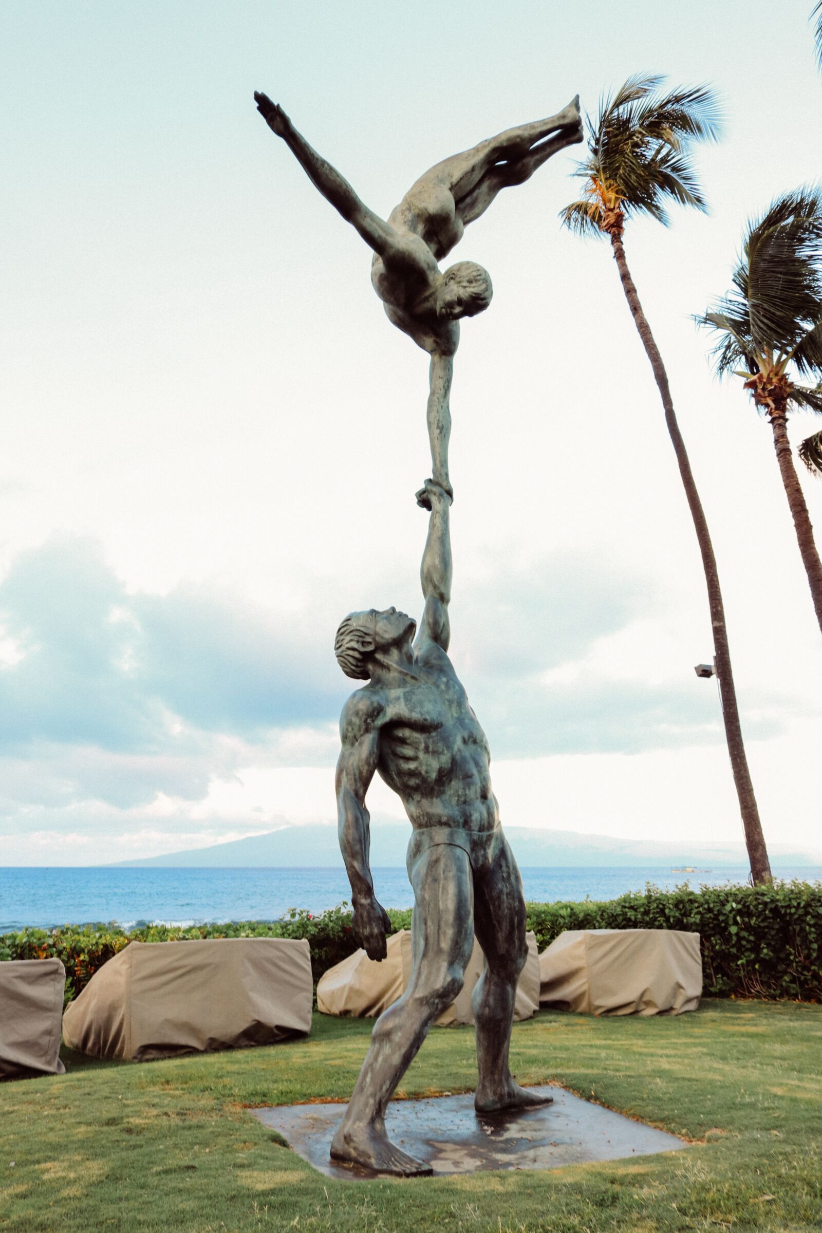 Canon EOS 750D (EOS Rebel T6i / EOS Kiss X8i) sample photo. Statue, people, landmark photography
