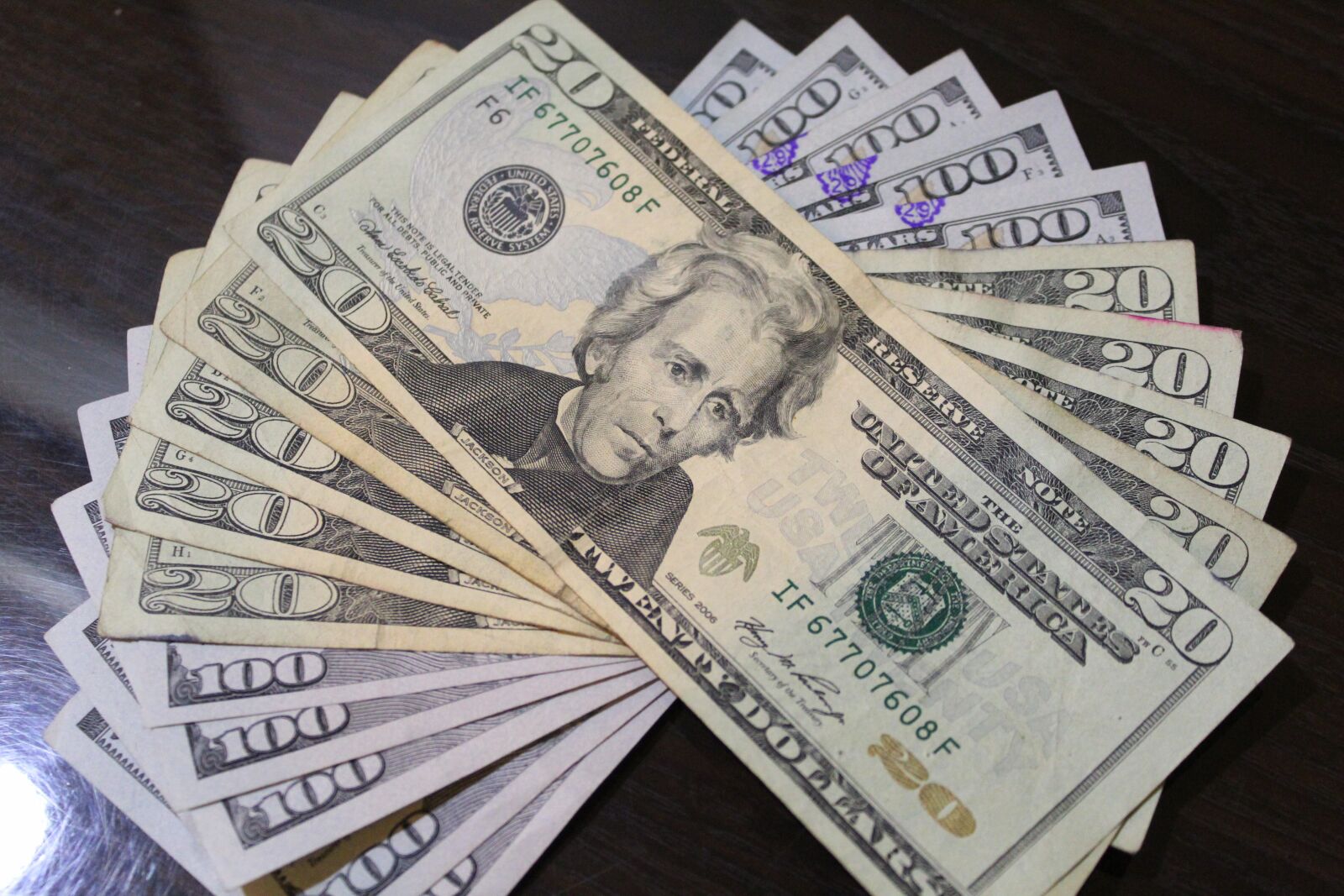 Canon EOS 1300D (EOS Rebel T6 / EOS Kiss X80) sample photo. Wealth, currency, finance photography
