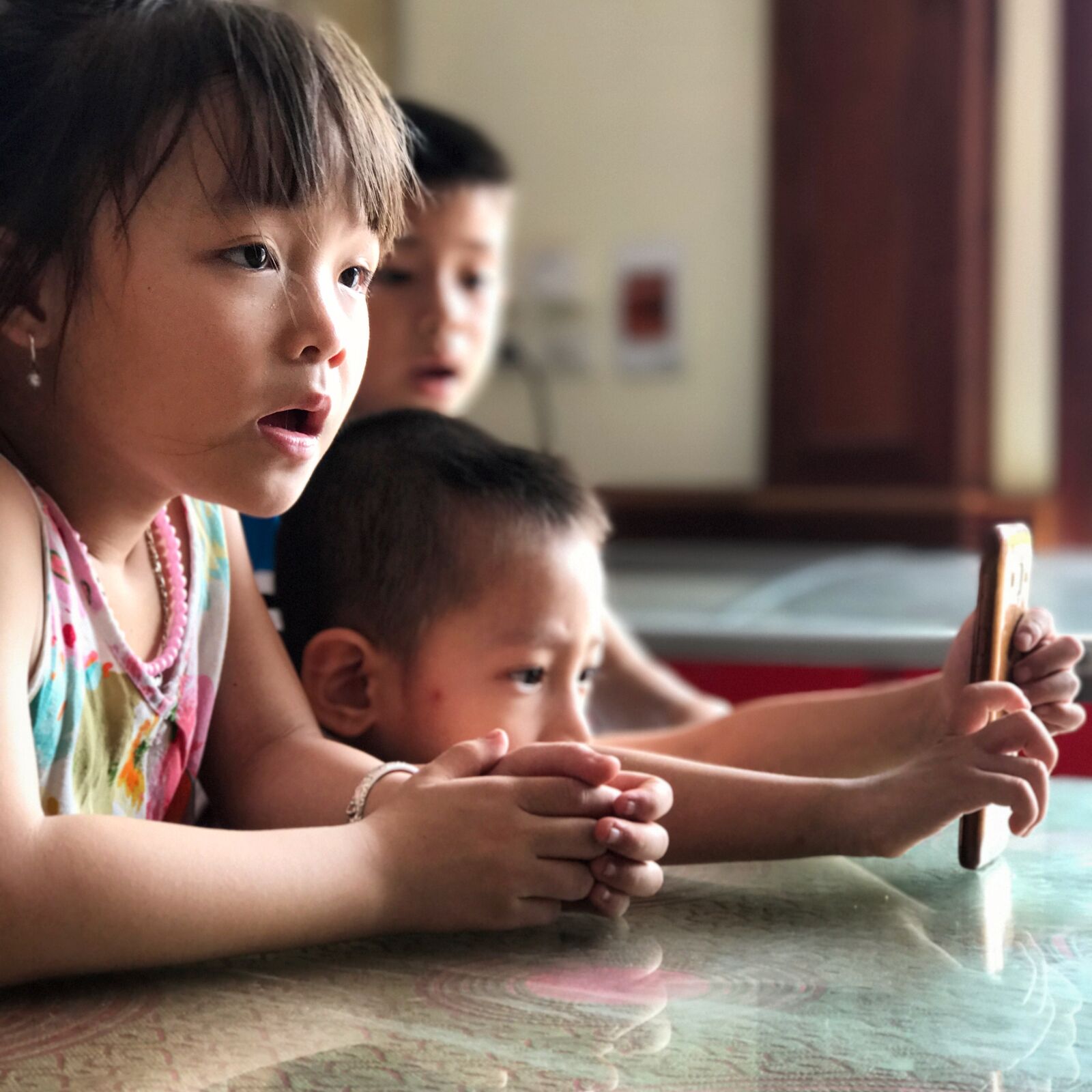 iPhone 7 Plus back dual camera 6.6mm f/2.8 sample photo. Asian, asian, girl, children photography