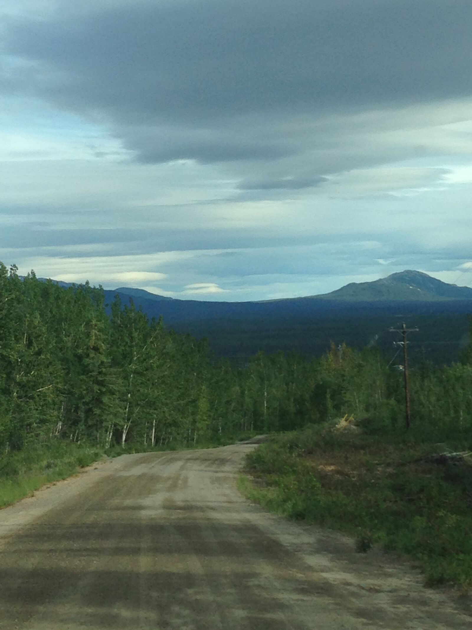 iPhone 5 back camera 4.12mm f/2.4 sample photo. Aspen, cloudy, country, road photography