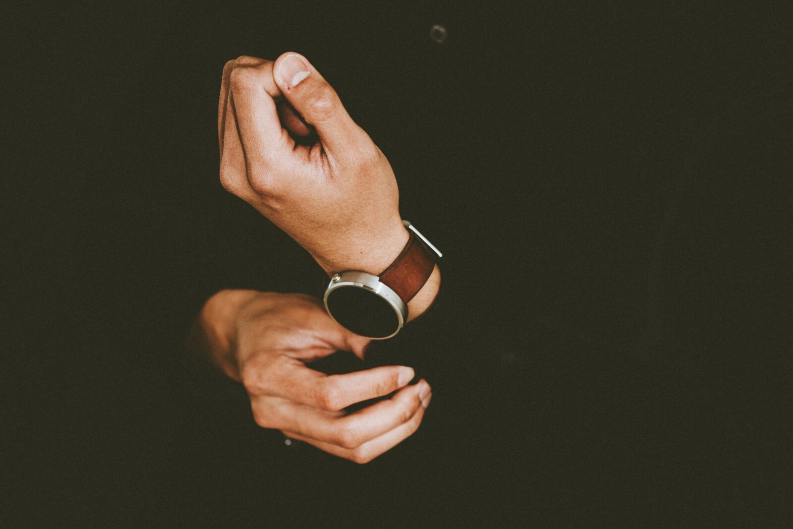 Canon EOS 6D + Canon EF 24-70mm F2.8L USM sample photo. Hands, person, watch photography