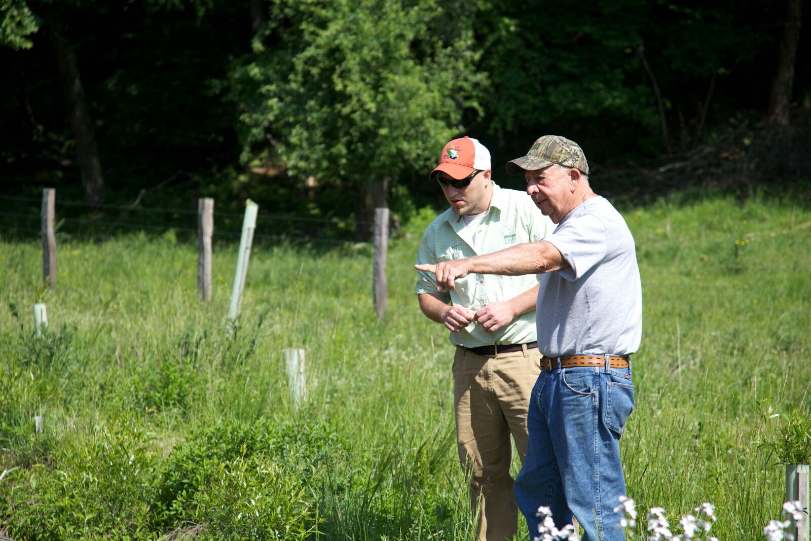 Canon EOS 5D Mark II sample photo. Landowner, discussing, restoration, stream photography