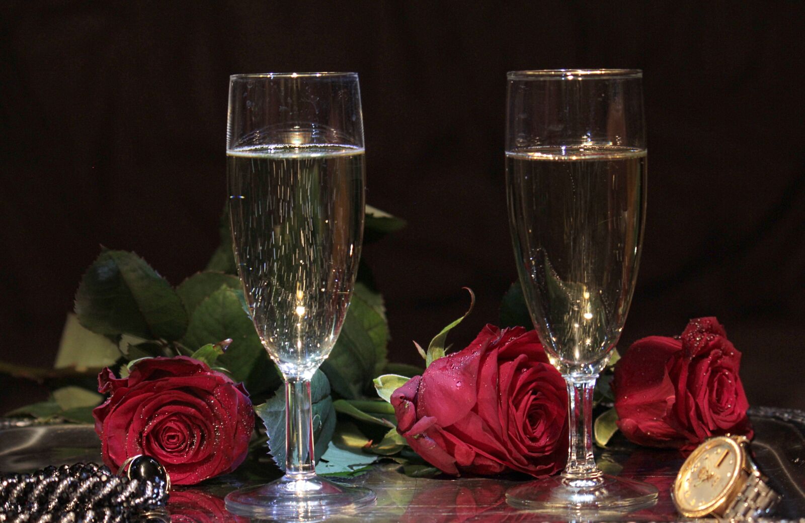Canon EOS 600D (Rebel EOS T3i / EOS Kiss X5) sample photo. Champagne, bakaly, evening photography