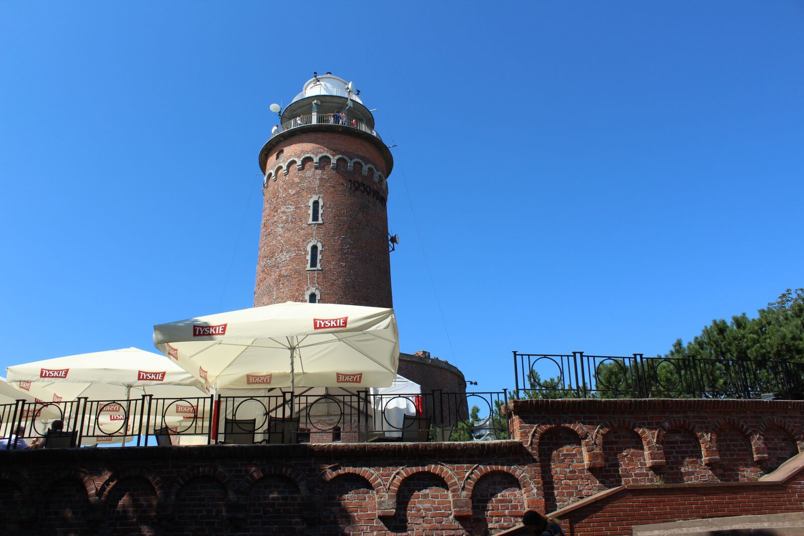 Canon EOS 1300D (EOS Rebel T6 / EOS Kiss X80) sample photo. Lantern, kołobrzeg, monuments photography