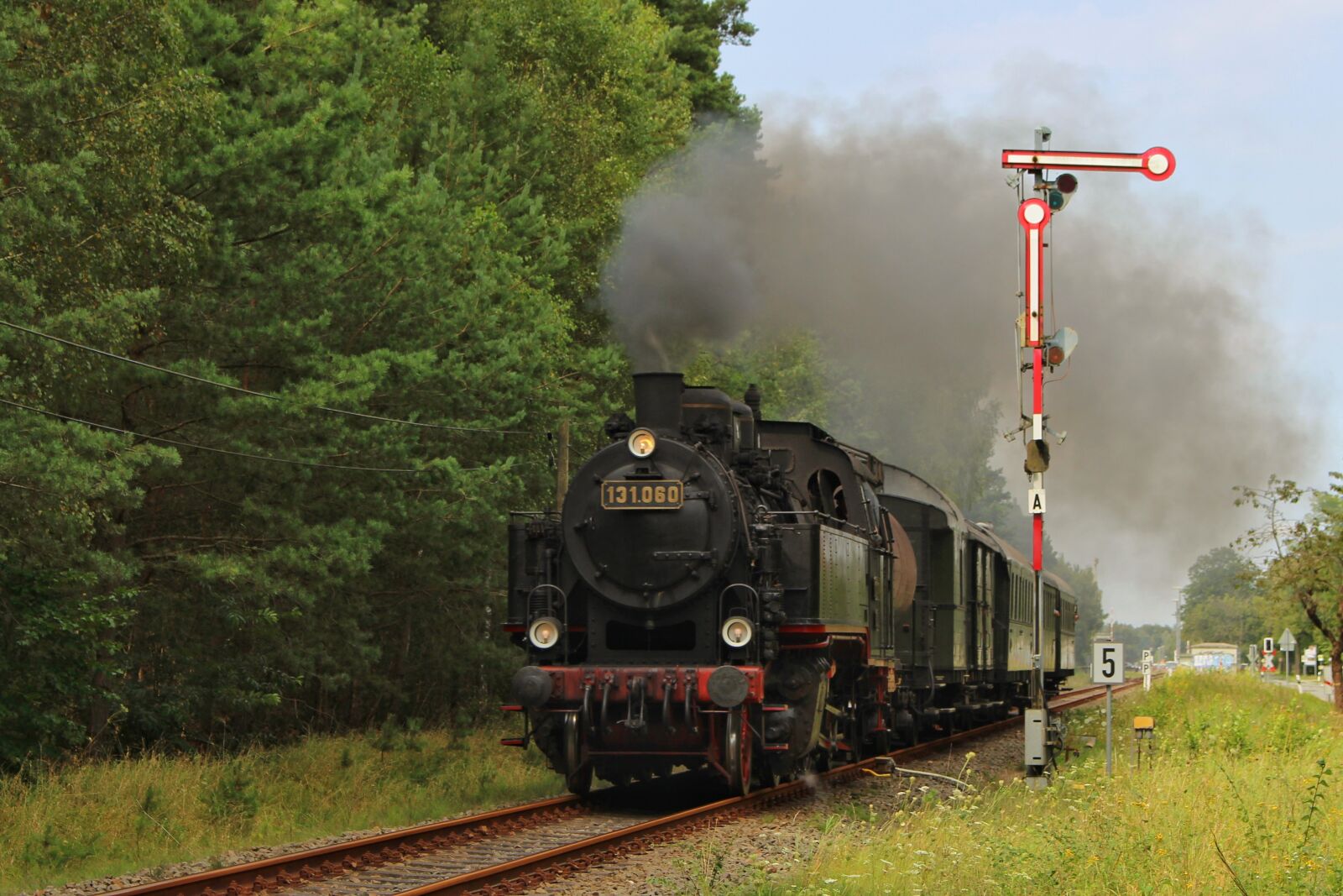 Canon EOS 700D (EOS Rebel T5i / EOS Kiss X7i) sample photo. Steam locomotive, rheinsberg, signal photography