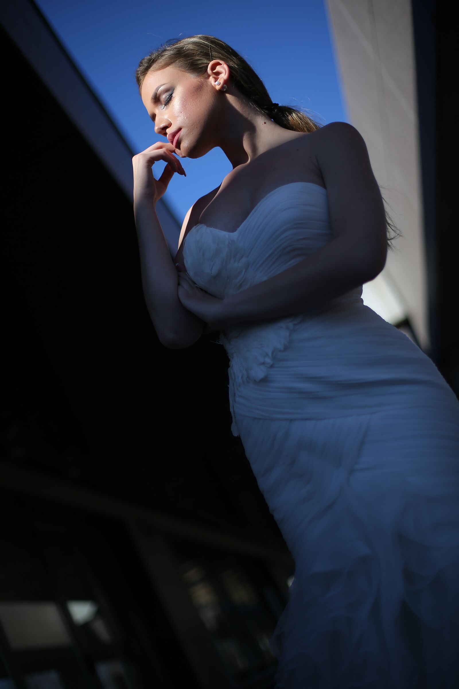 Canon EF 50mm F1.4 USM sample photo. Young woman, confident, beautiful photography