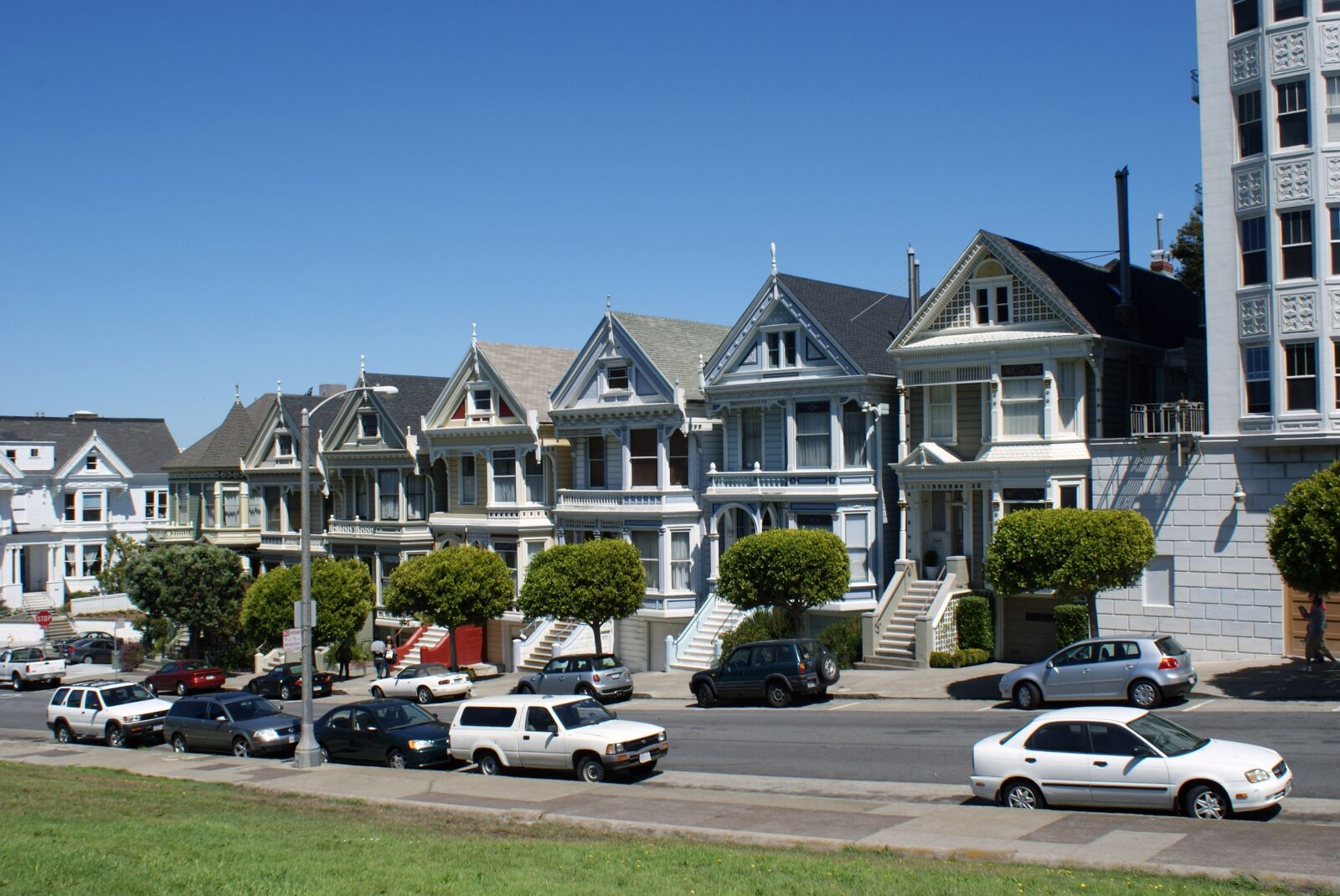 Sony Alpha DSLR-A200 sample photo. House, architecture, housing photography