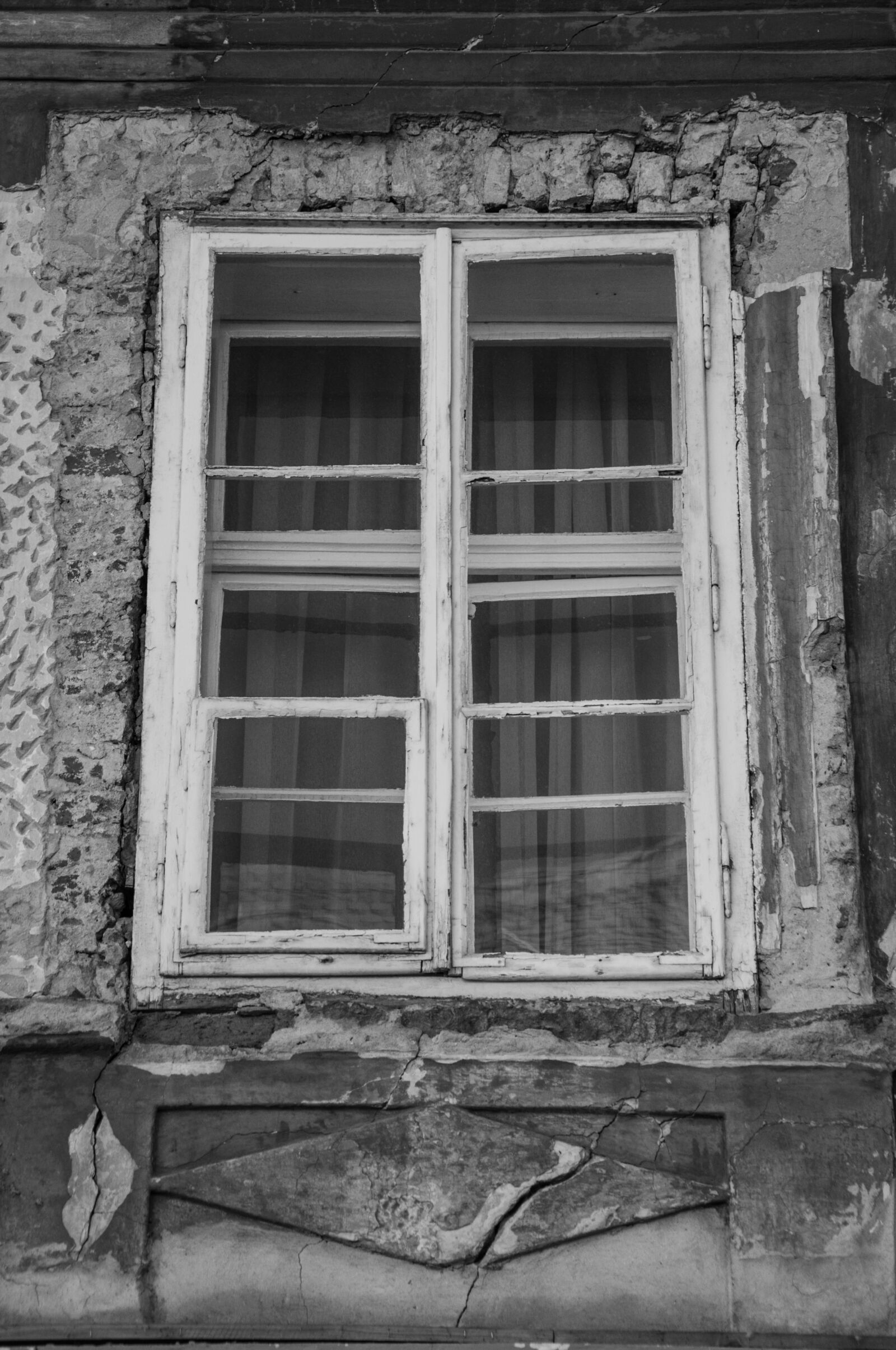 Nikon D90 sample photo. Window, wall, building photography