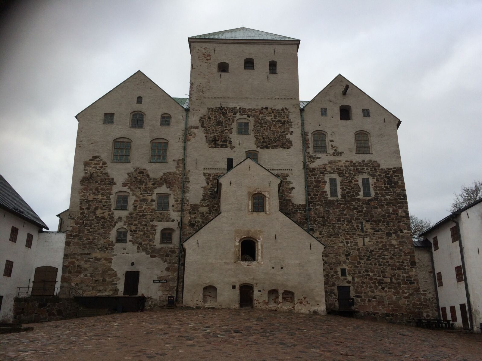 iPhone 5s back camera 4.15mm f/2.2 sample photo. Castle, turku, finnish photography