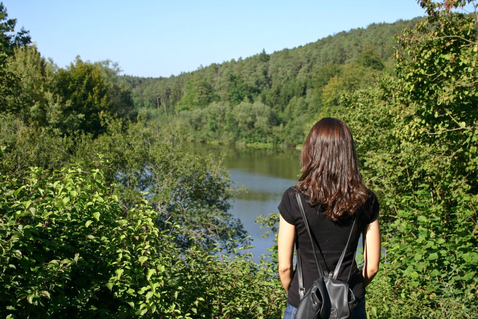 Canon EOS 300D (EOS Digital Rebel / EOS Kiss Digital) sample photo. Woman, girl, landscape photography
