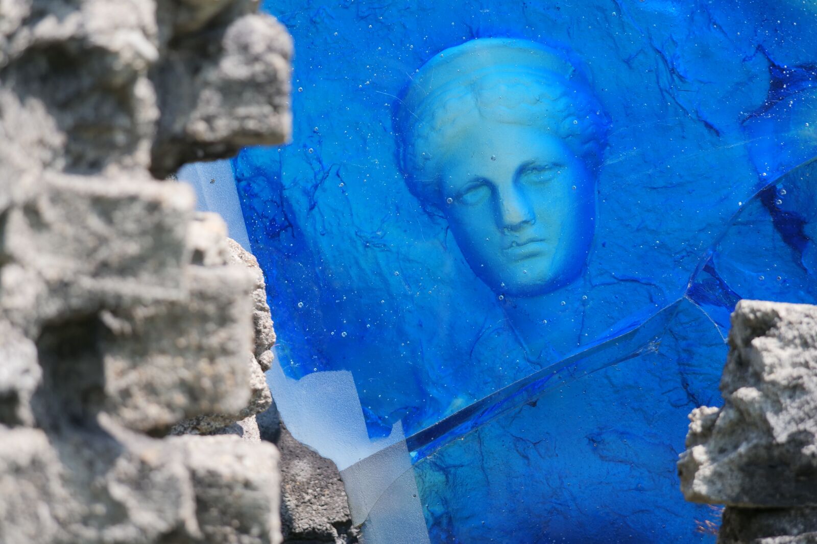 Panasonic Lumix DC-G9 sample photo. Glass, glass sculpture, art photography