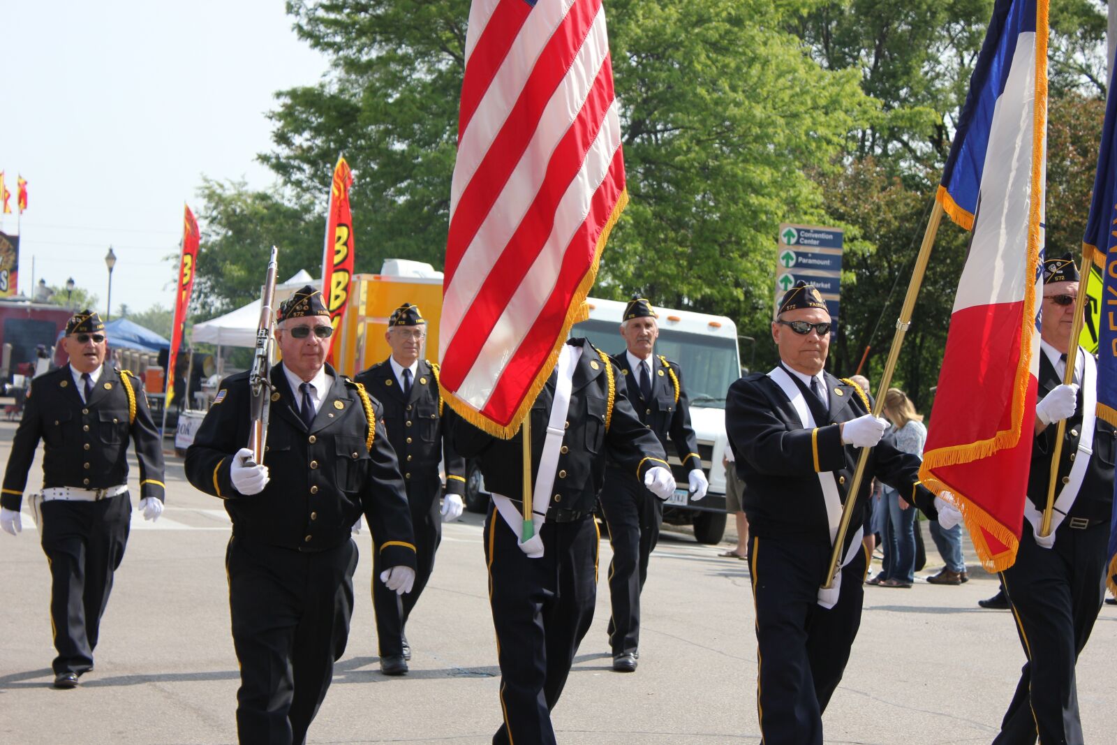 Canon EOS 550D (EOS Rebel T2i / EOS Kiss X4) sample photo. Parade, veterans, american legion photography