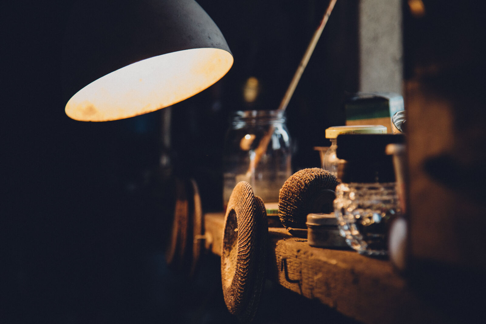 Canon EF 24-105mm F4L IS USM sample photo. Dark, lamp, light, rust photography