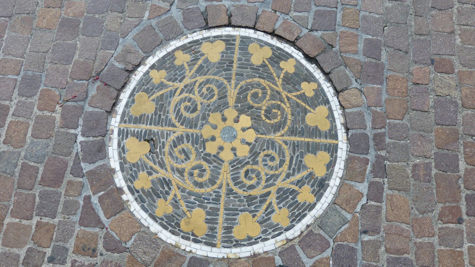 Panasonic Lumix DMC-FZ150 sample photo. Mosaic, road, symbols photography