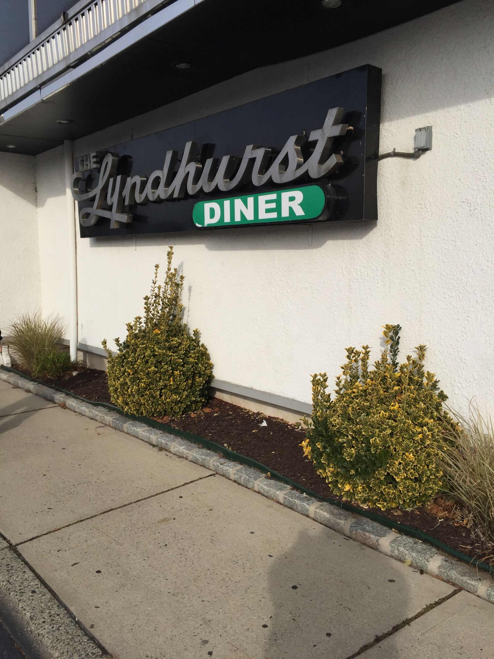 iPhone 6 Plus back camera 4.15mm f/2.2 sample photo. Diner, dining, food, lindhurst photography