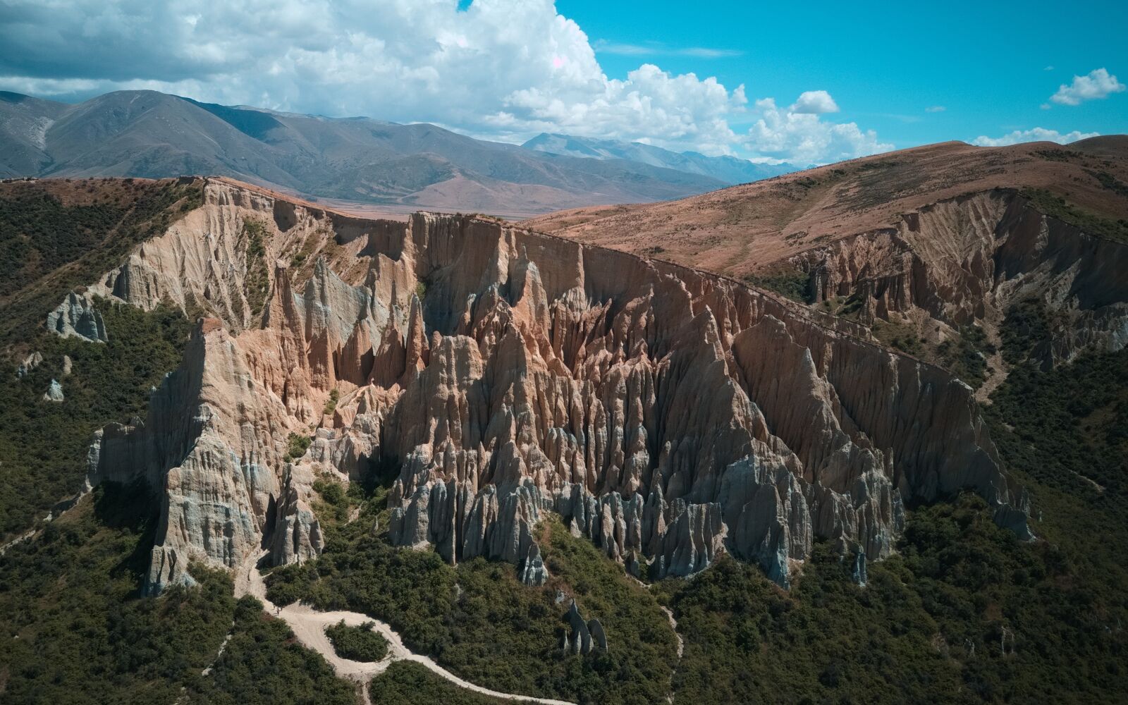 DJI FC220 sample photo. Cliffs, himmel, cloud photography