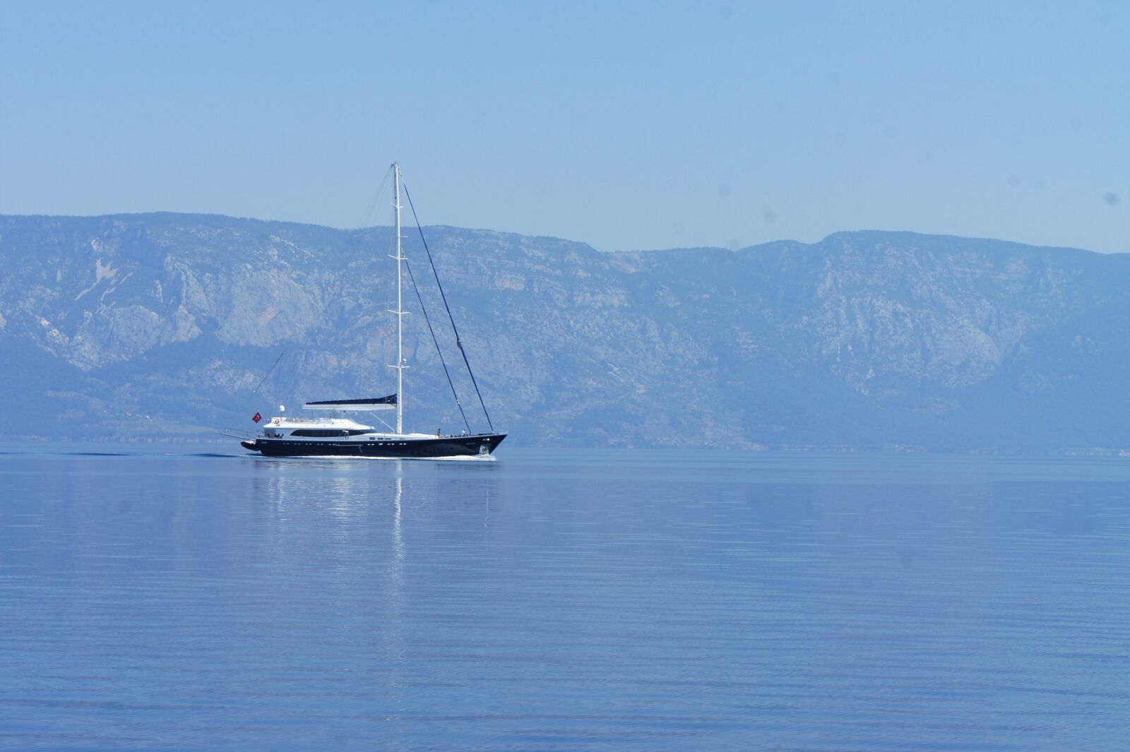 Sony Alpha NEX-5 sample photo. Yacht, sea, boat photography