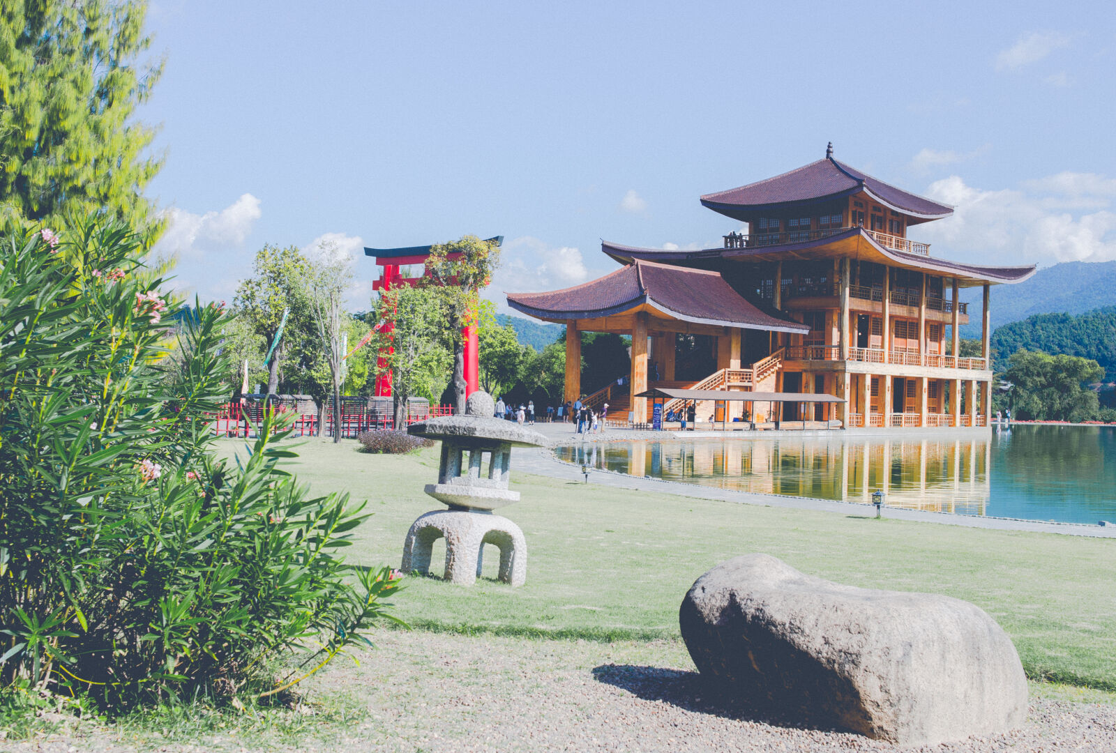 Canon EOS 6D + Yongnuo YN 35mm f/2 sample photo