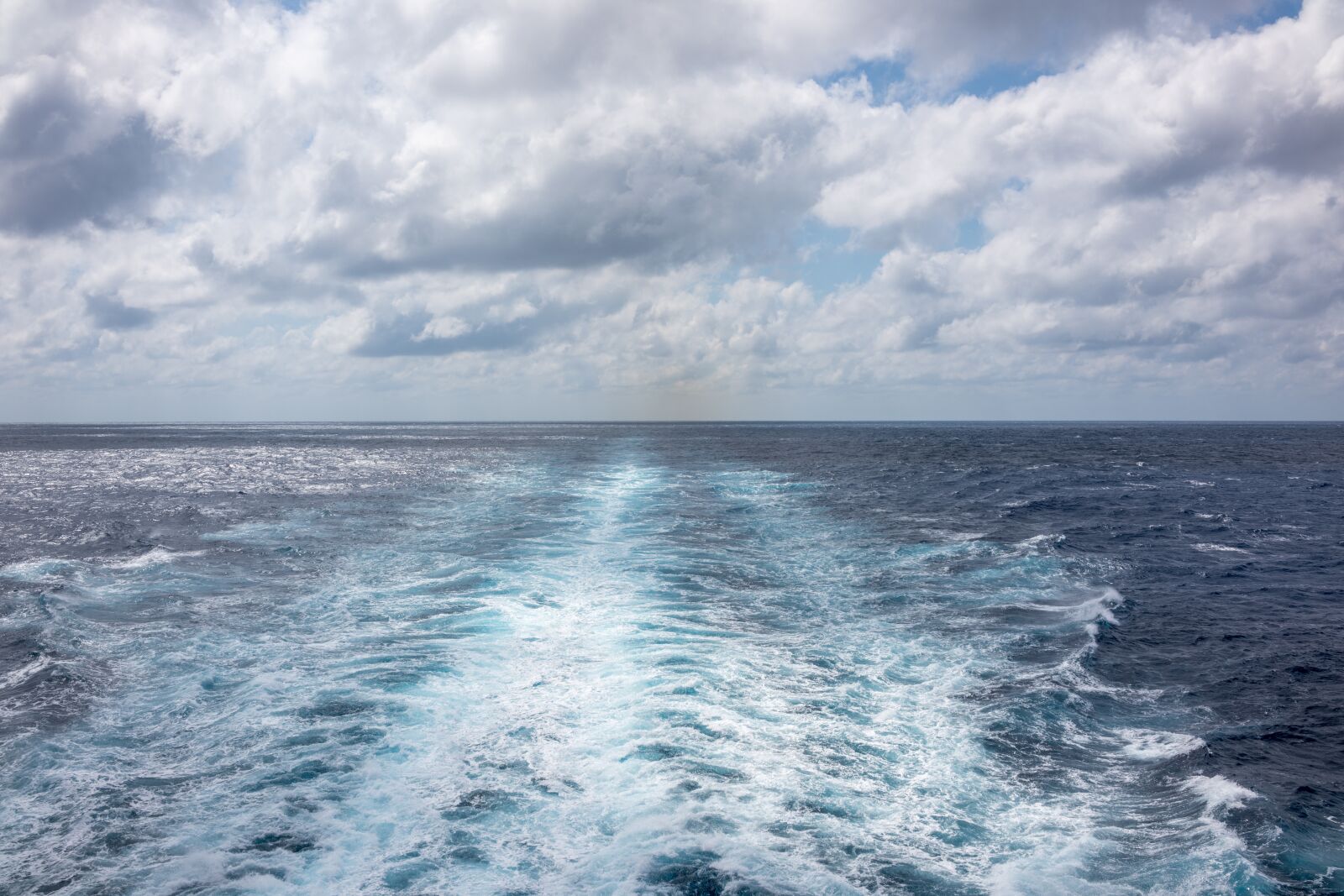 Sony Cyber-shot DSC-RX1R II sample photo. Cruise ship waves, caribbean photography