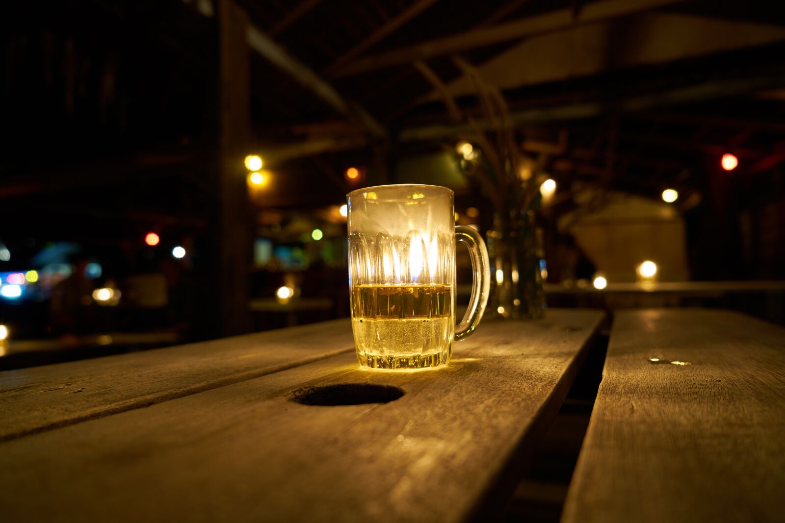 Sony a7R II sample photo. Beer, alcohol, background photography