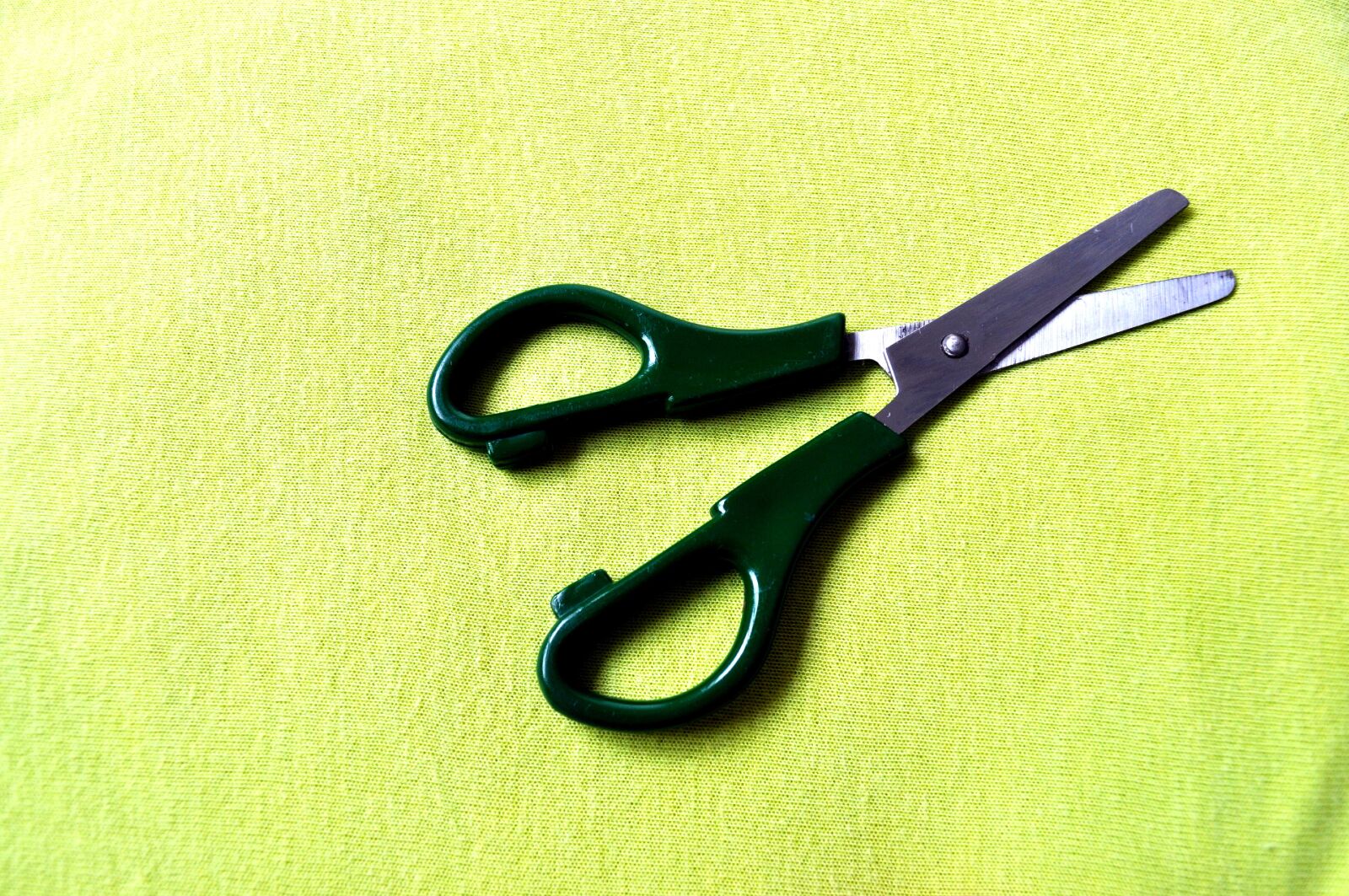 Nikon D5000 sample photo. Paper, scissors photography